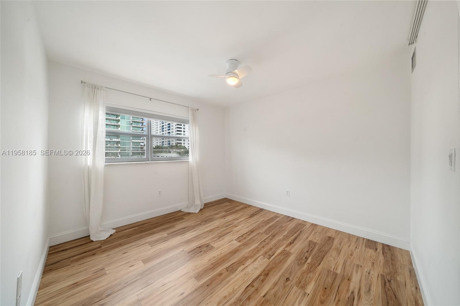 1300 Alton Rd #5D Miami Beach, FL 33139