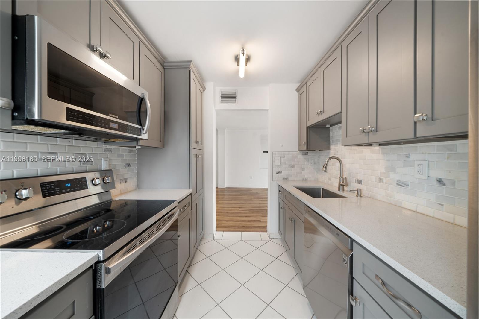 1300 Alton Rd #5D Miami Beach, FL 33139