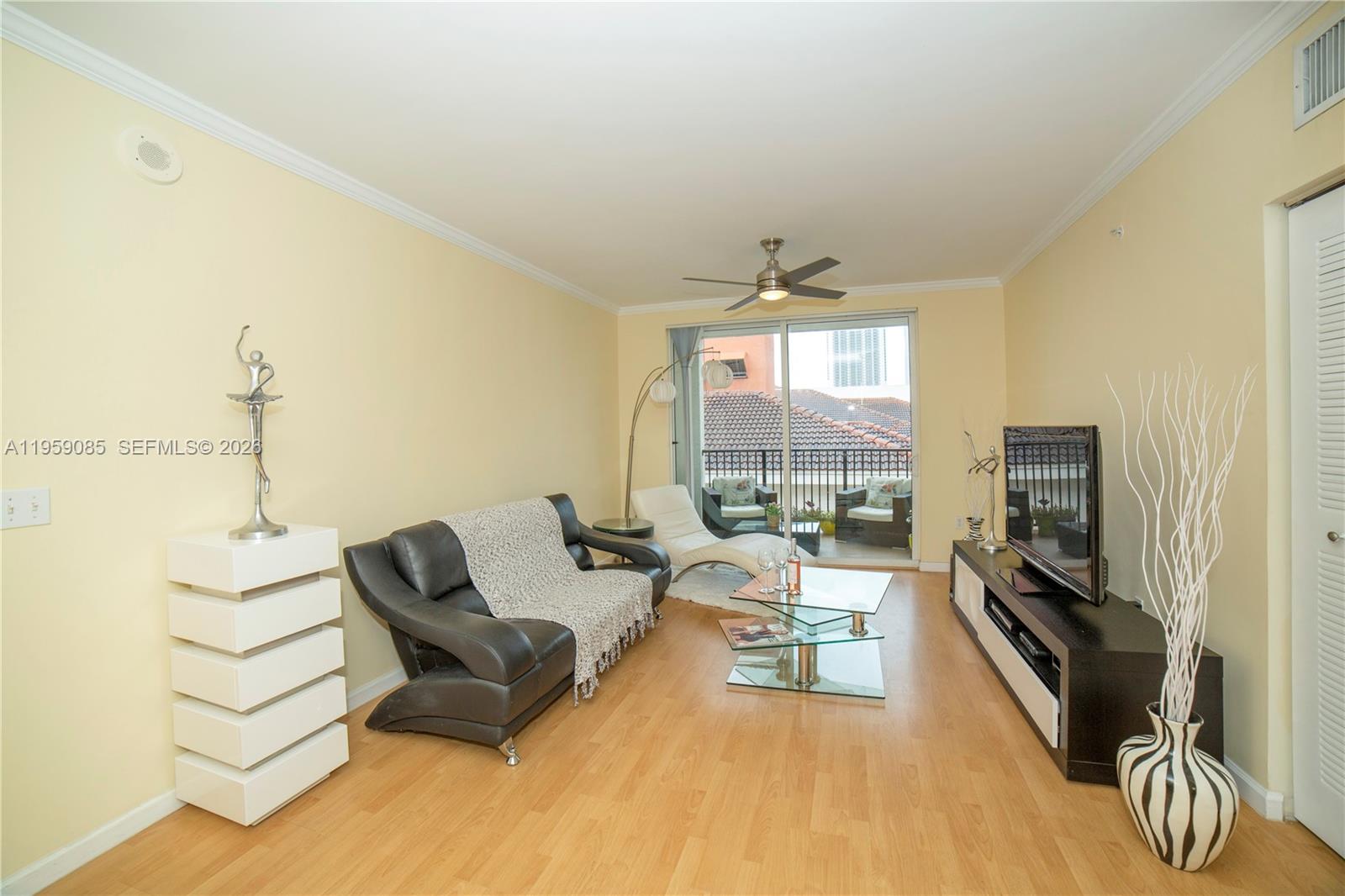 image Porto Bellagio Condo2