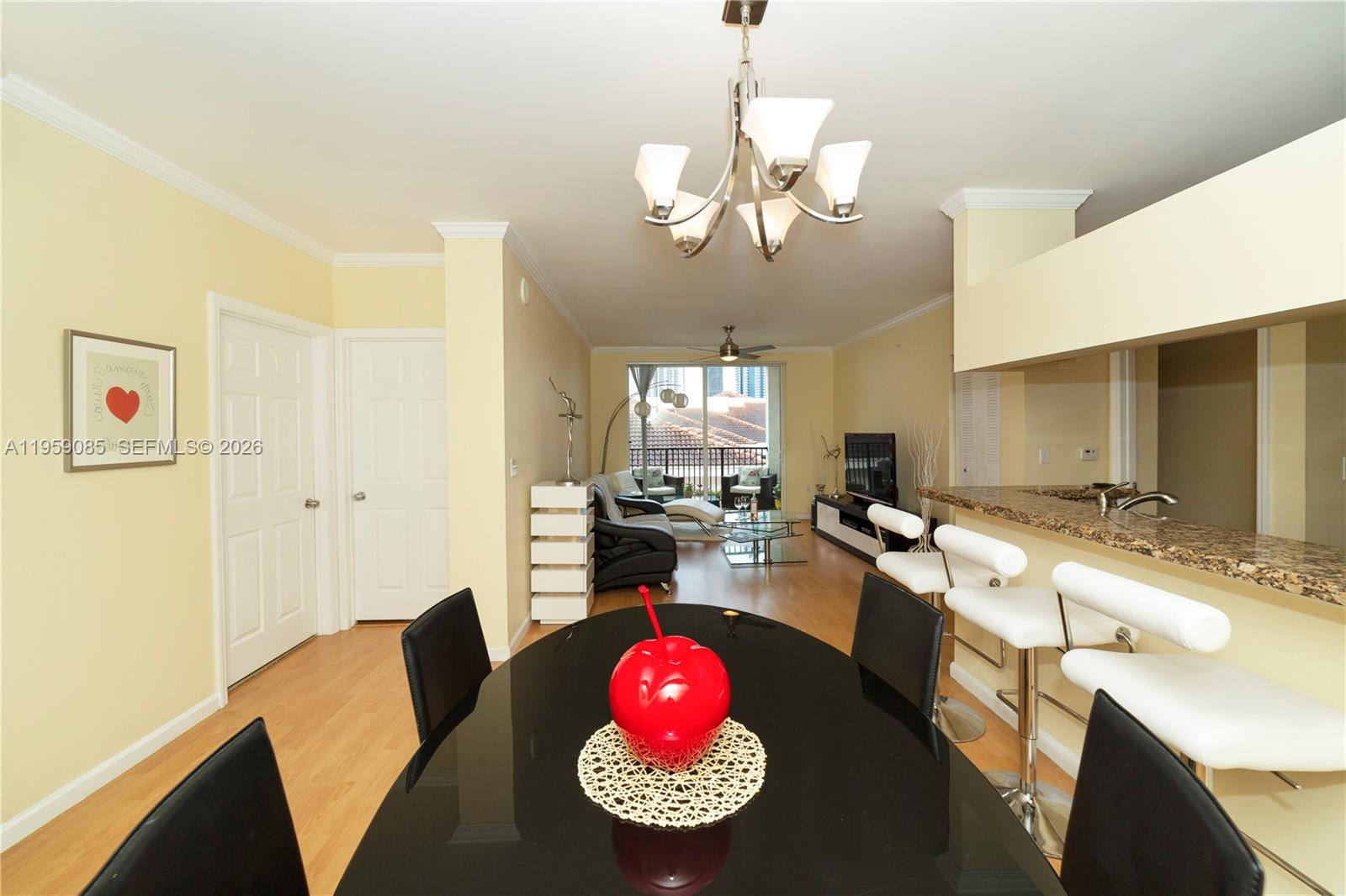 image Porto Bellagio Condo5