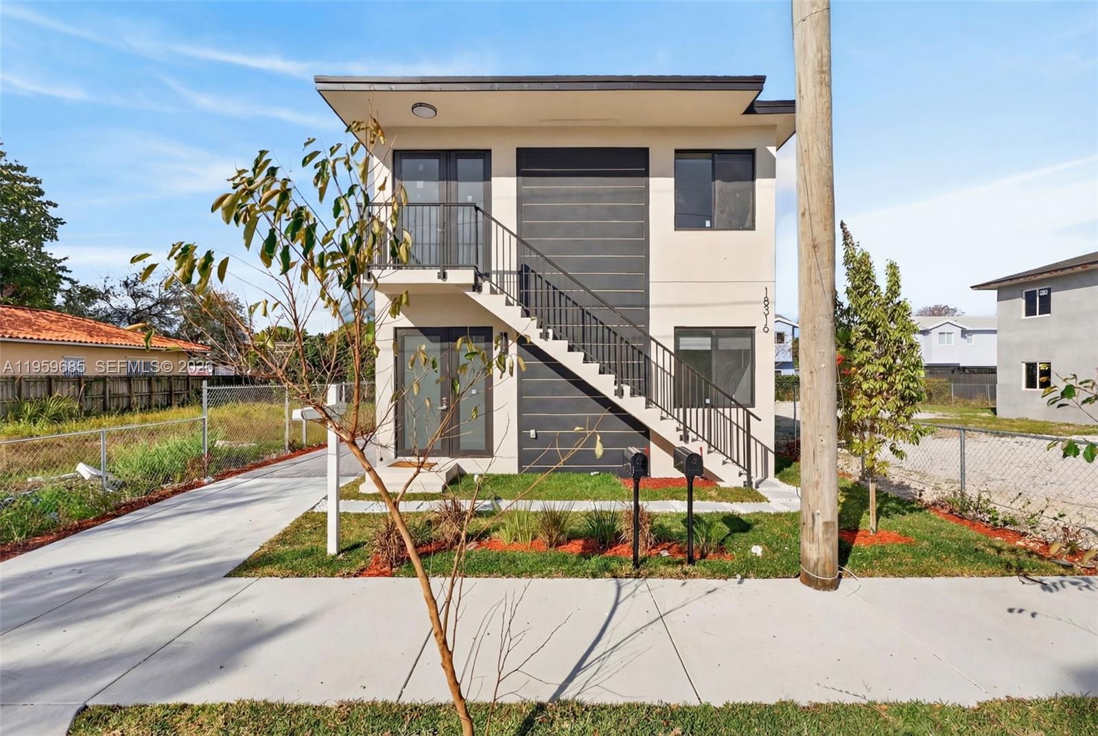 18316 SW 102th Pl Miami, FL 33157