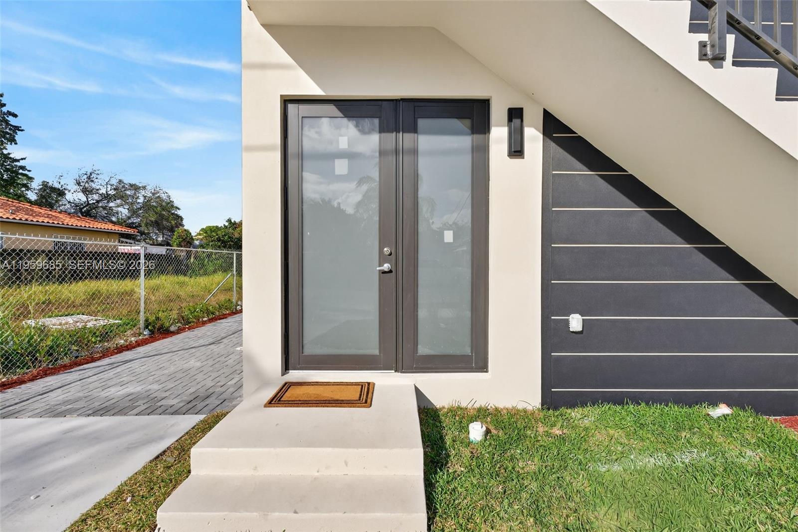 18316 SW 102th Pl Miami, FL 33157