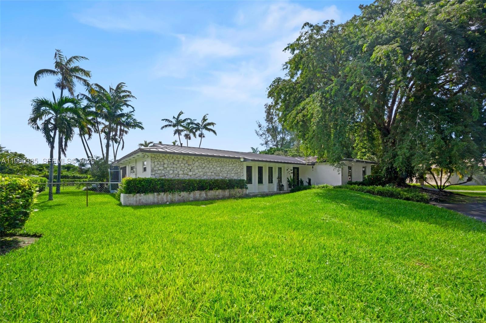 8330 SW 171st St Palmetto Bay, FL 33157