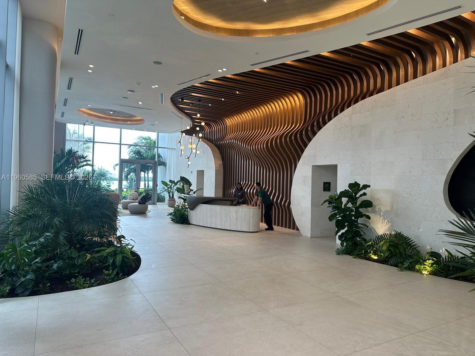 700 NE 24th St #2605