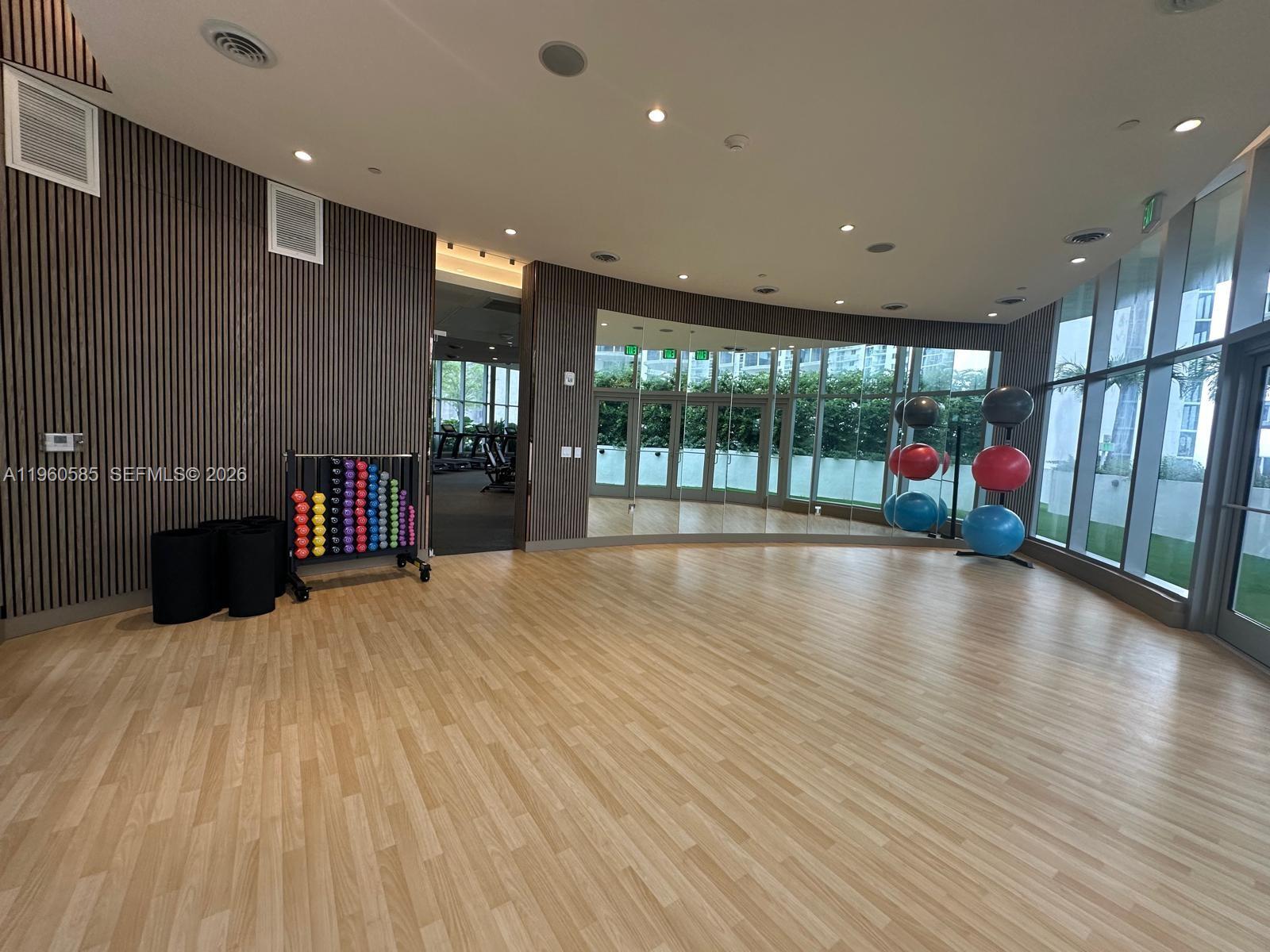 700 NE 24th St #2605 Miami, FL 33137