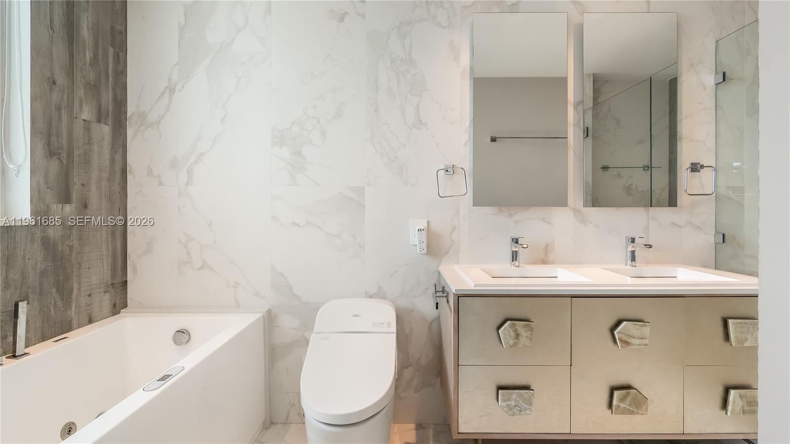 image Infinity at Brickell33