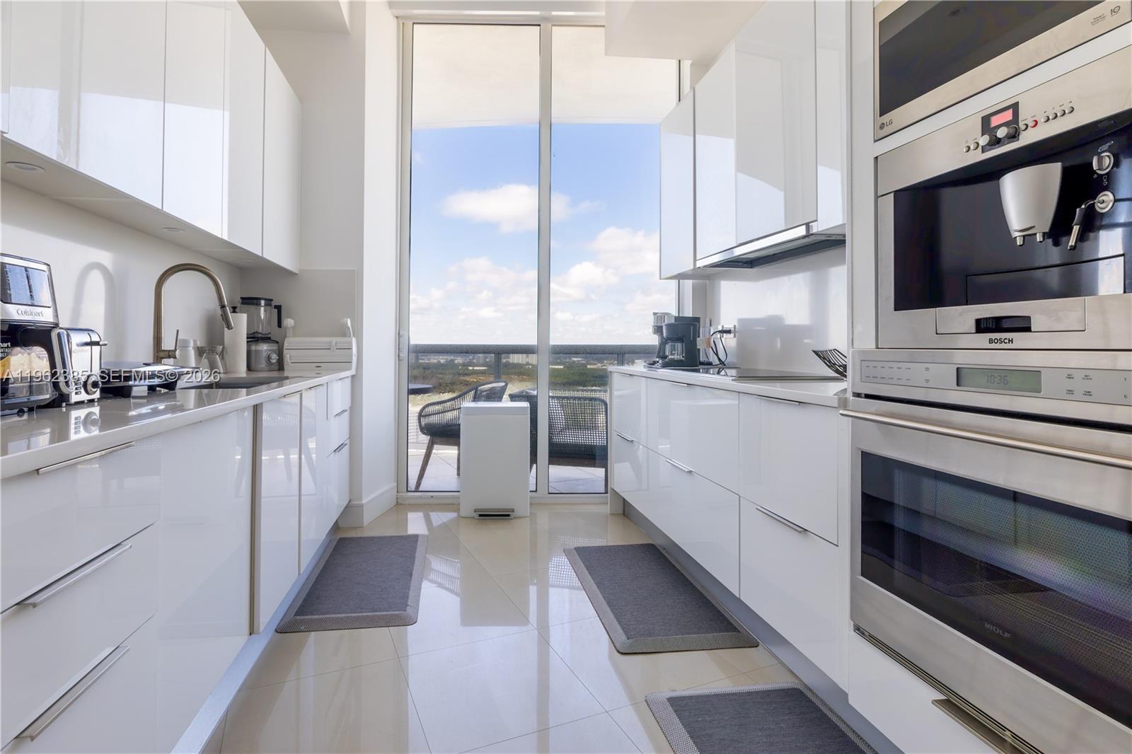 image Trump Tower I10