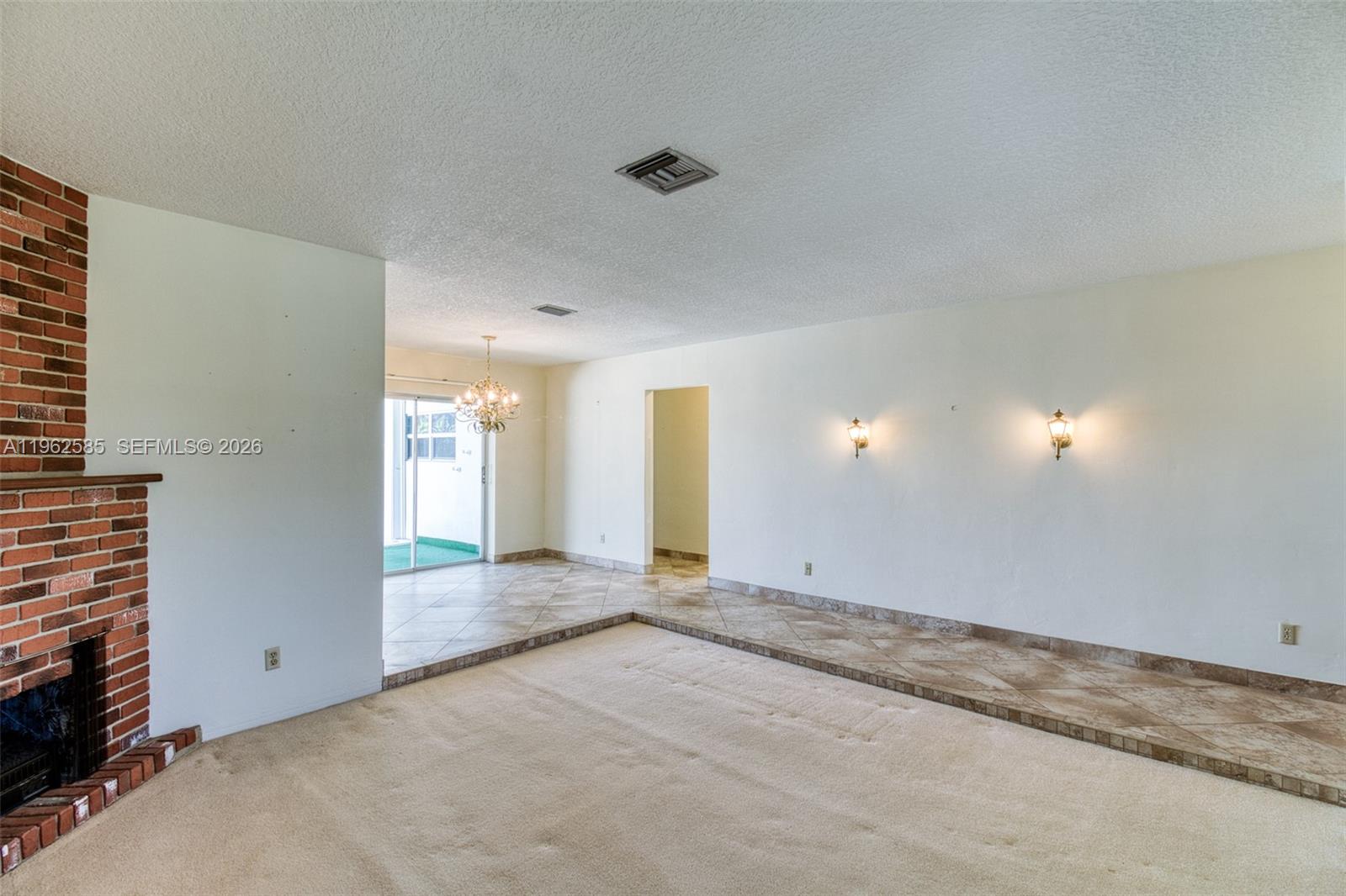 2225 N 39th Ave Hollywood, FL 33021