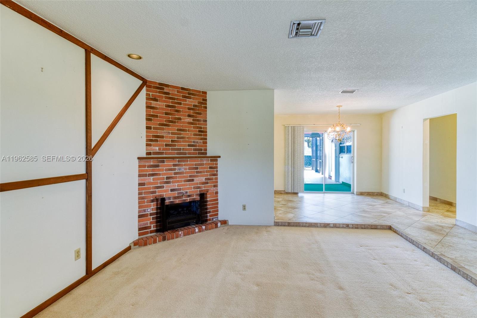 2225 N 39th Ave Hollywood, FL 33021