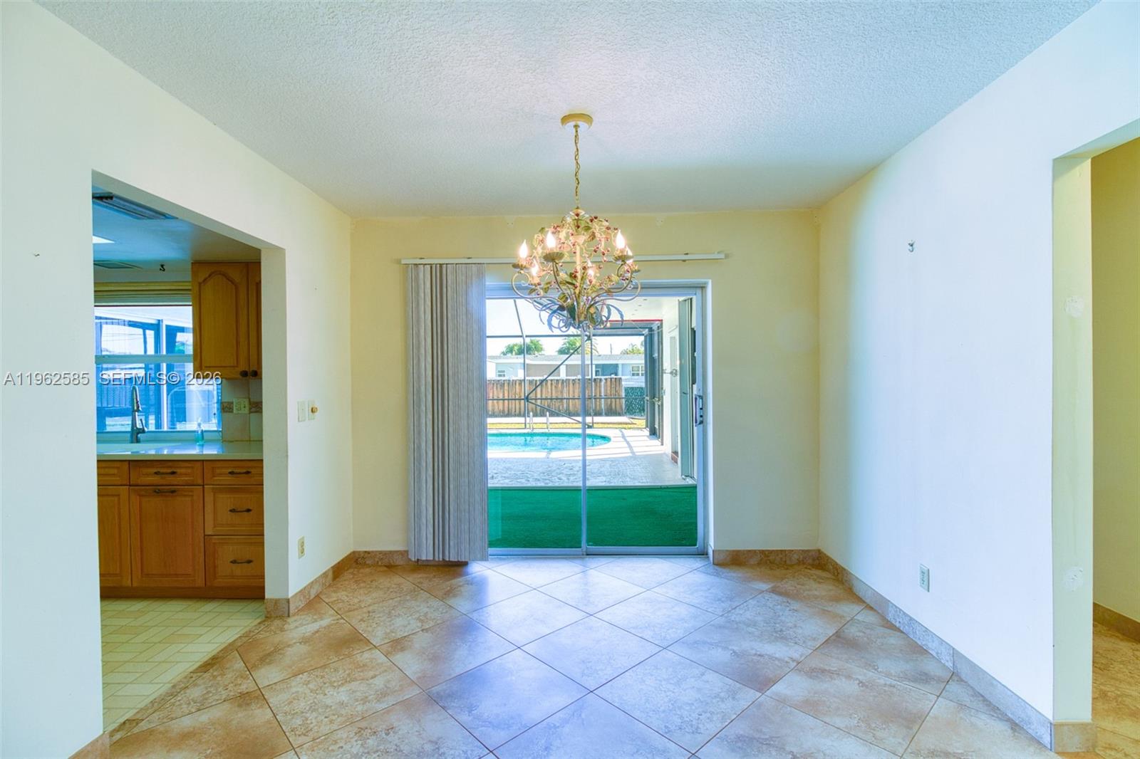 2225 N 39th Ave Hollywood, FL 33021