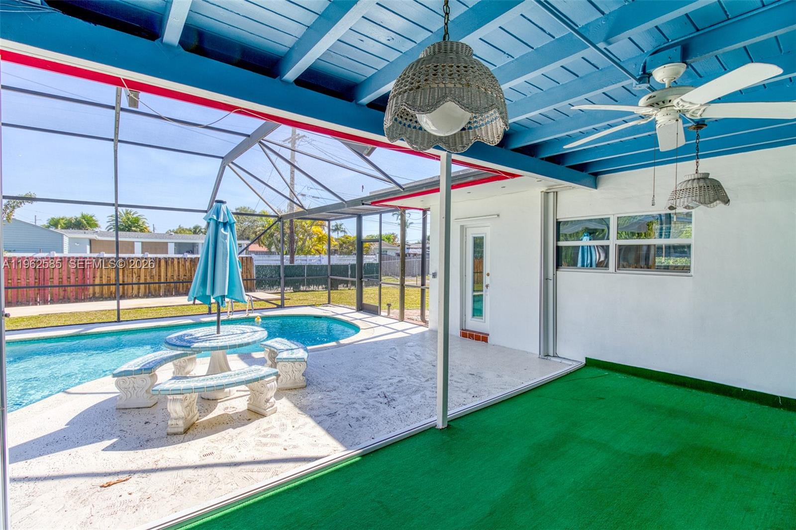 2225 N 39th Ave Hollywood, FL 33021