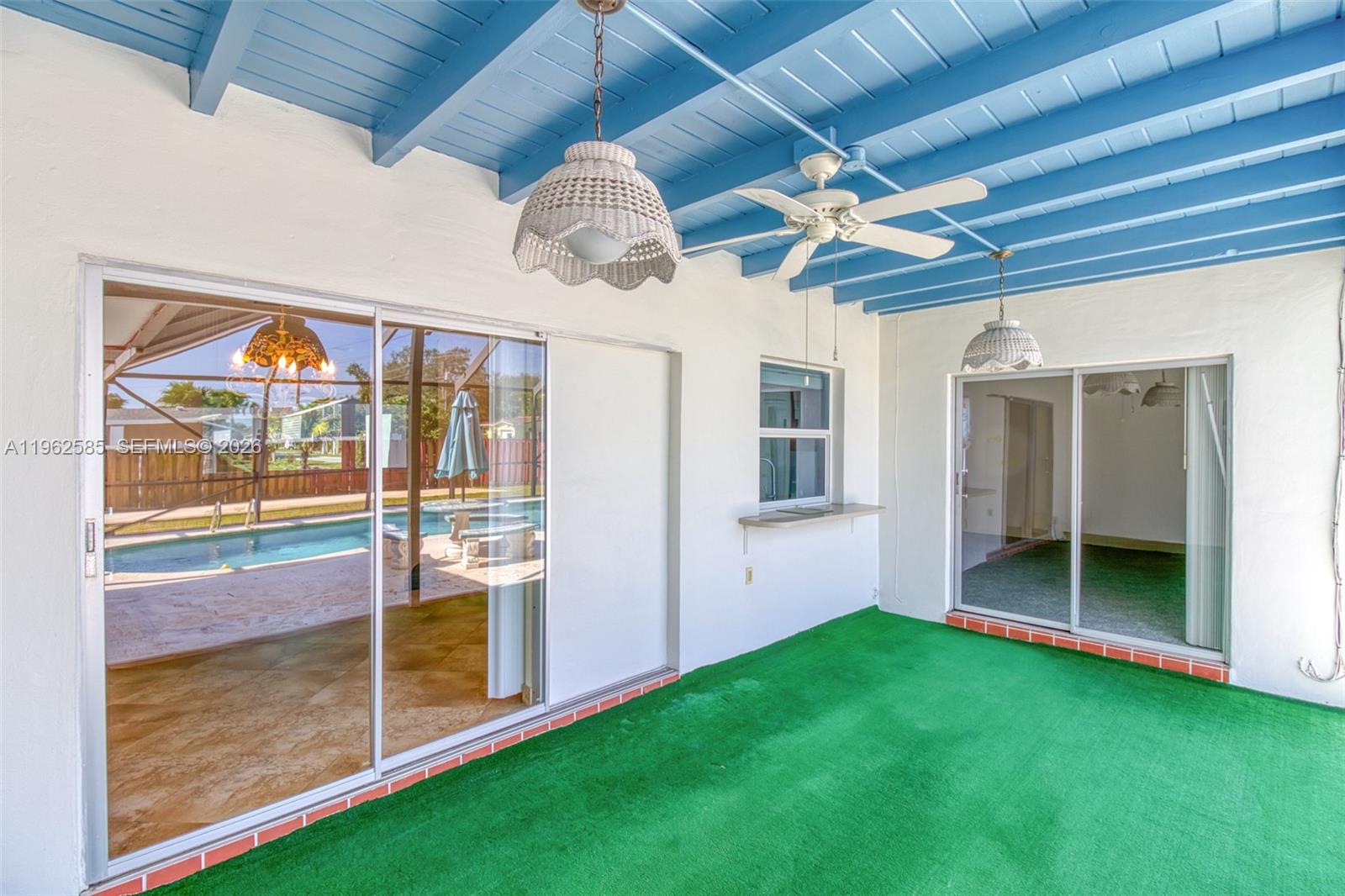 2225 N 39th Ave Hollywood, FL 33021