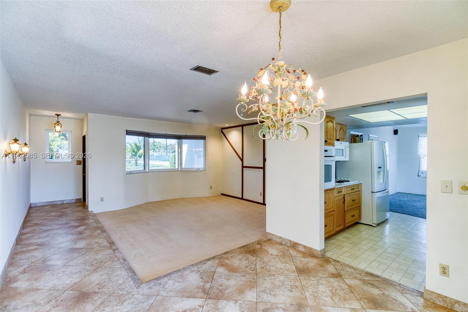 2225 N 39th Ave Hollywood, FL 33021