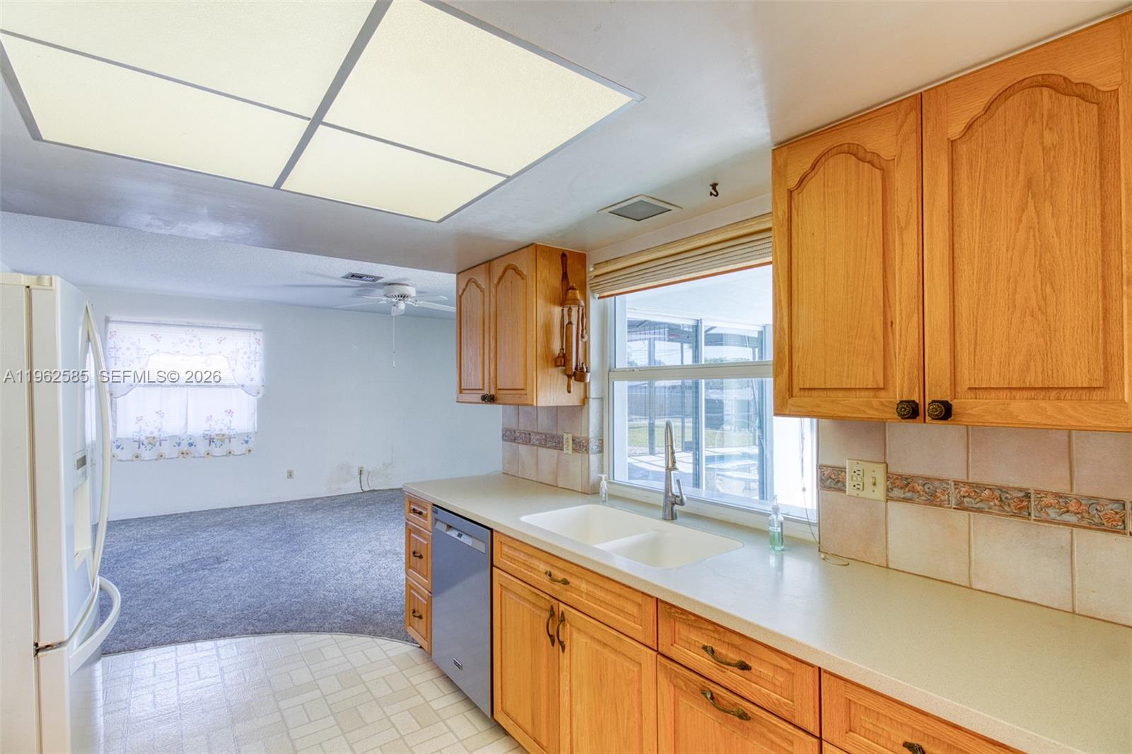 2225 N 39th Ave Hollywood, FL 33021