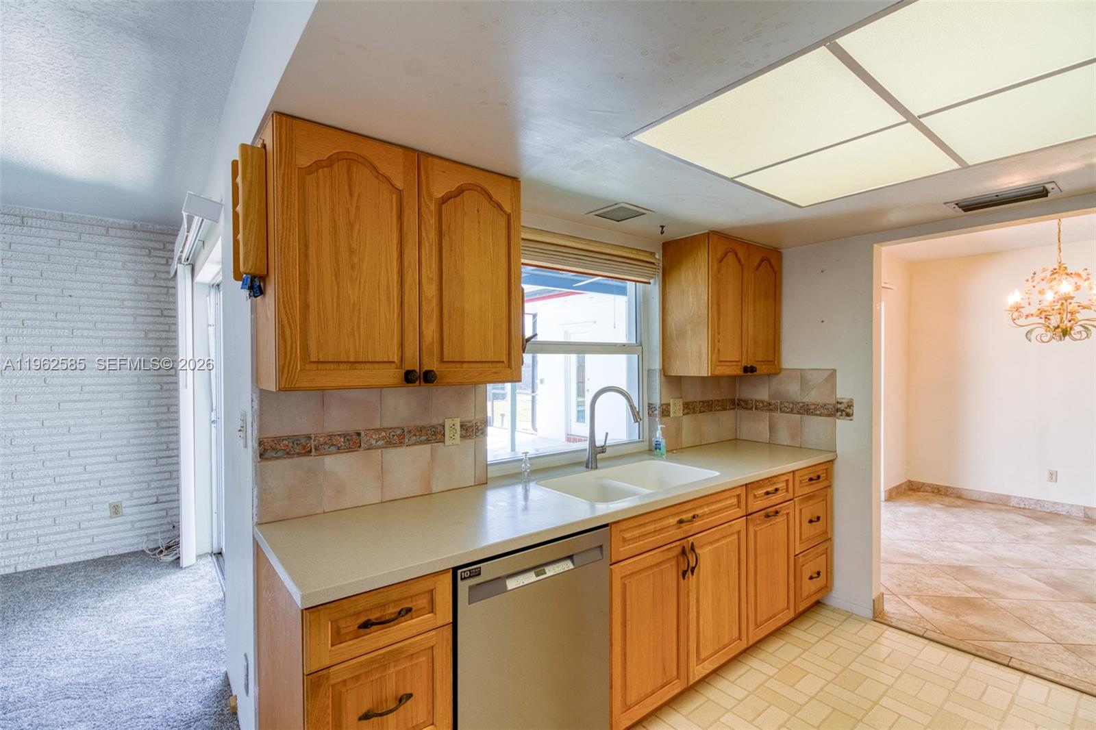 2225 N 39th Ave Hollywood, FL 33021