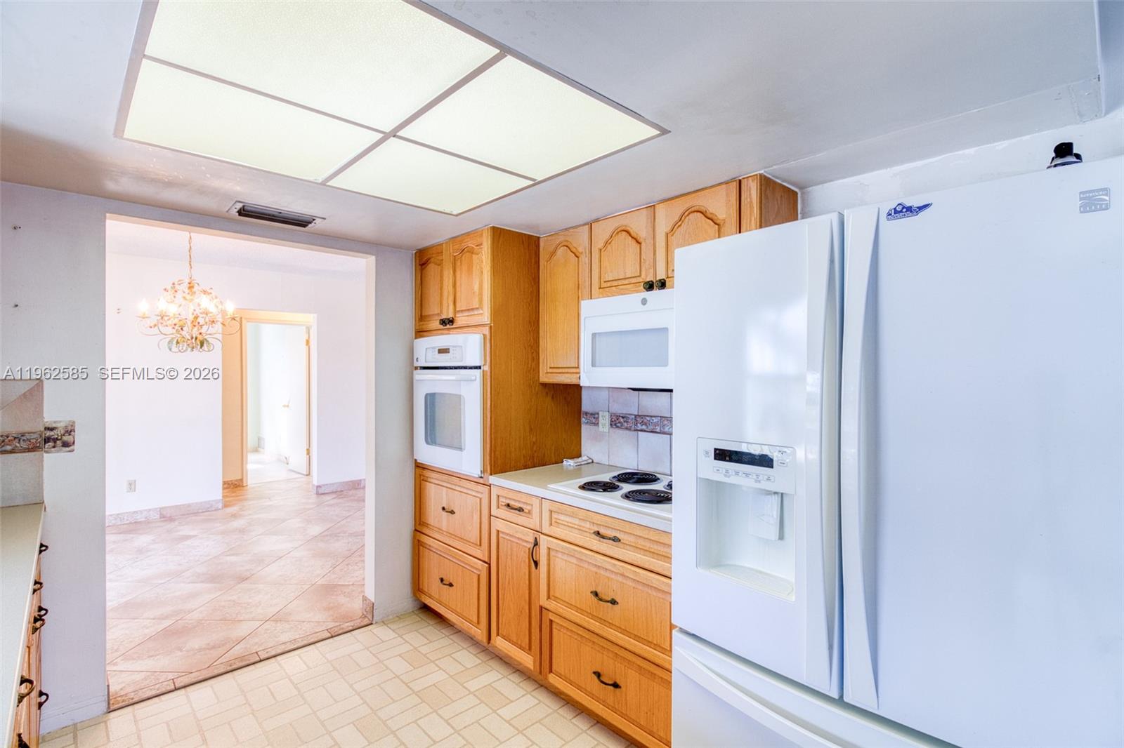 2225 N 39th Ave Hollywood, FL 33021