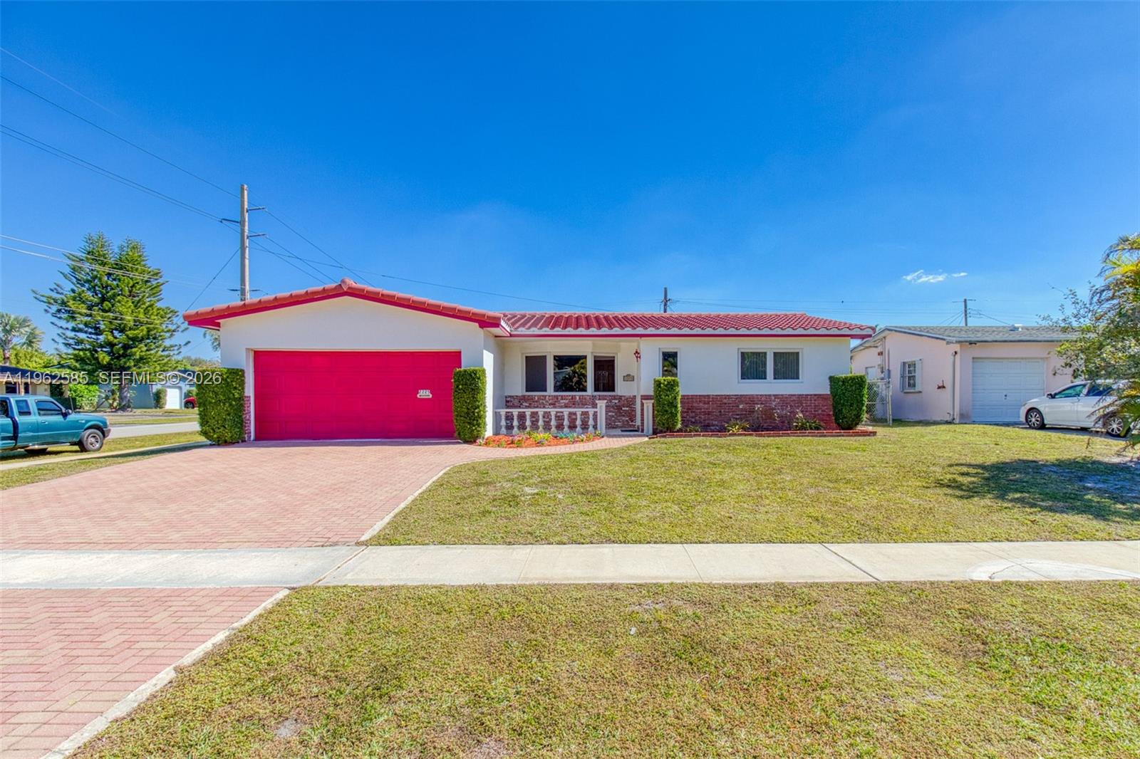 2225 N 39th Ave Hollywood, FL 33021