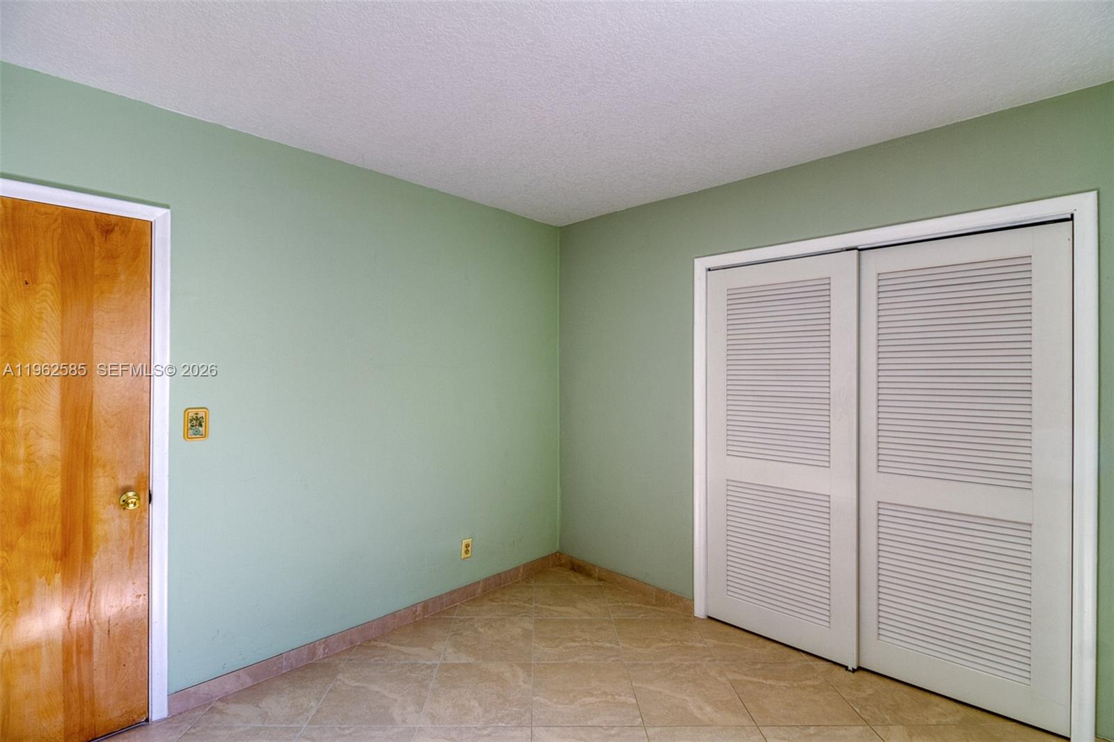 2225 N 39th Ave Hollywood, FL 33021