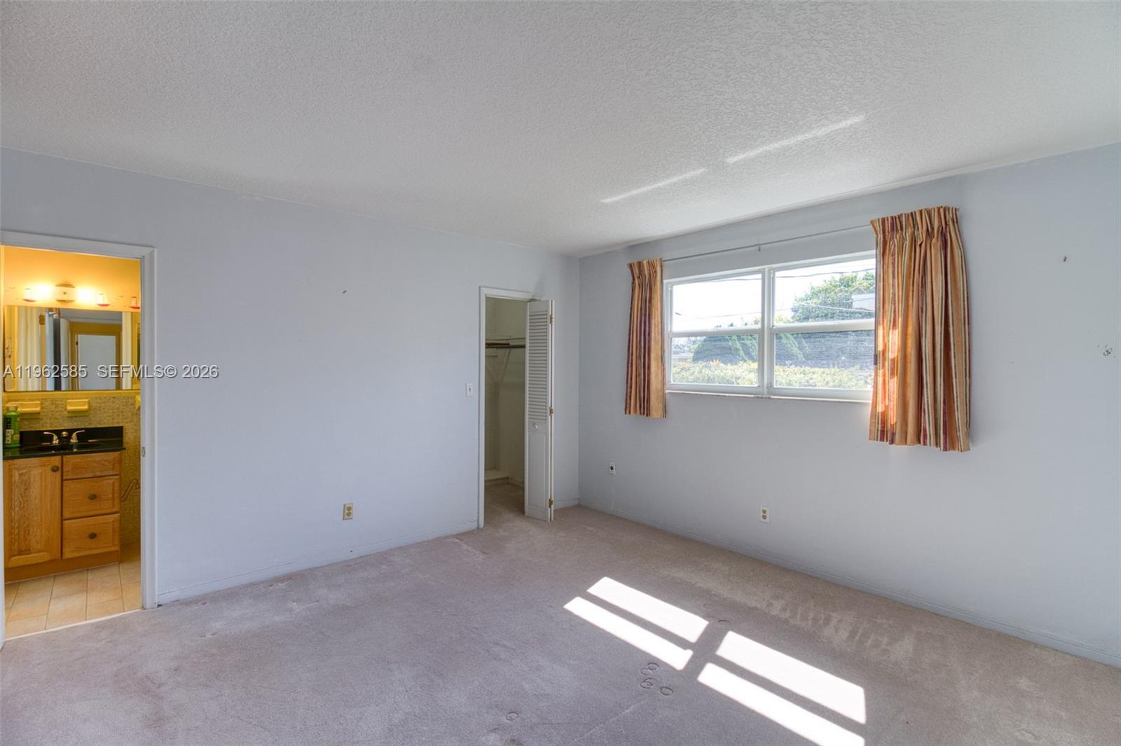 2225 N 39th Ave Hollywood, FL 33021