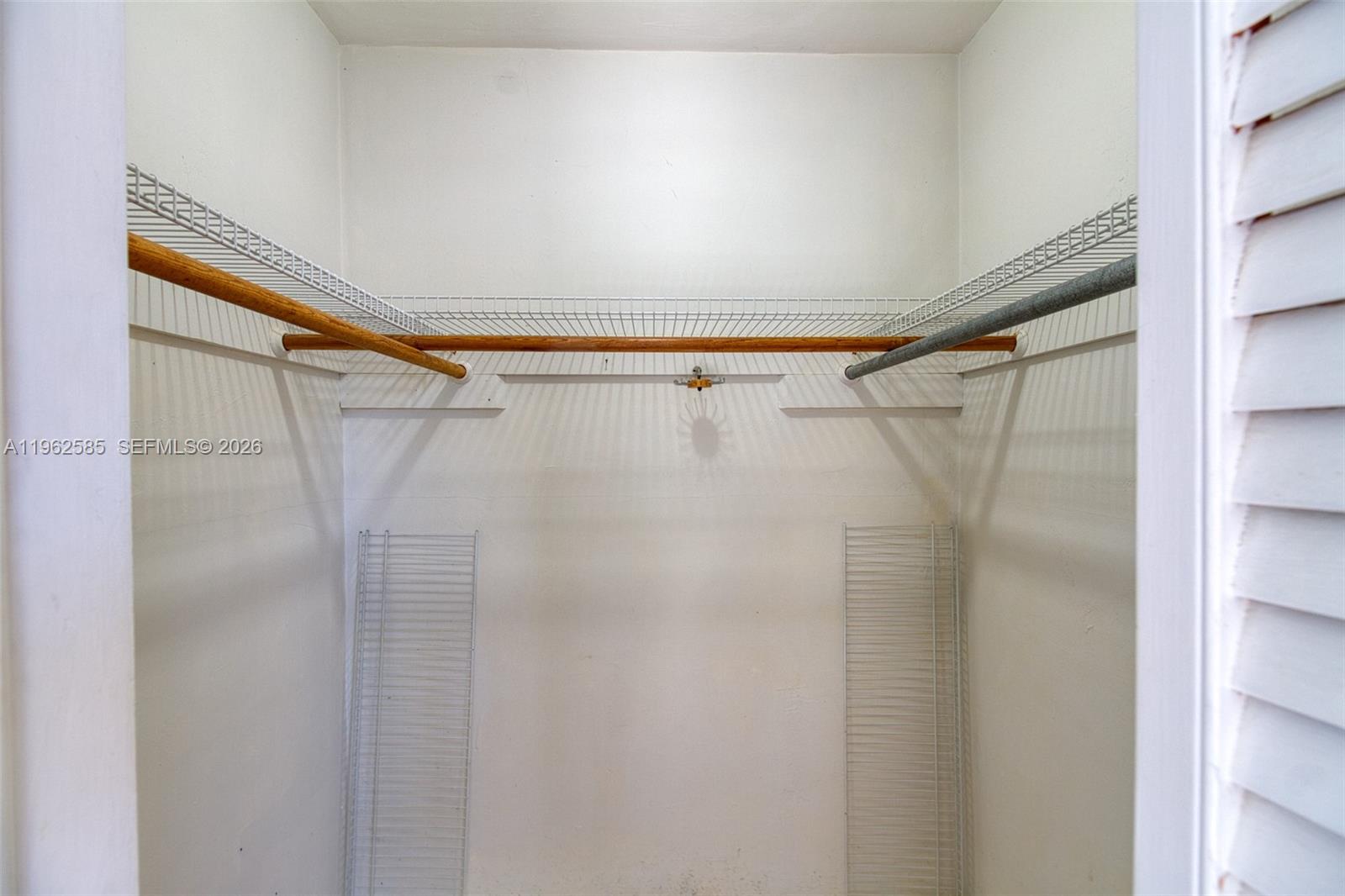 2225 N 39th Ave Hollywood, FL 33021