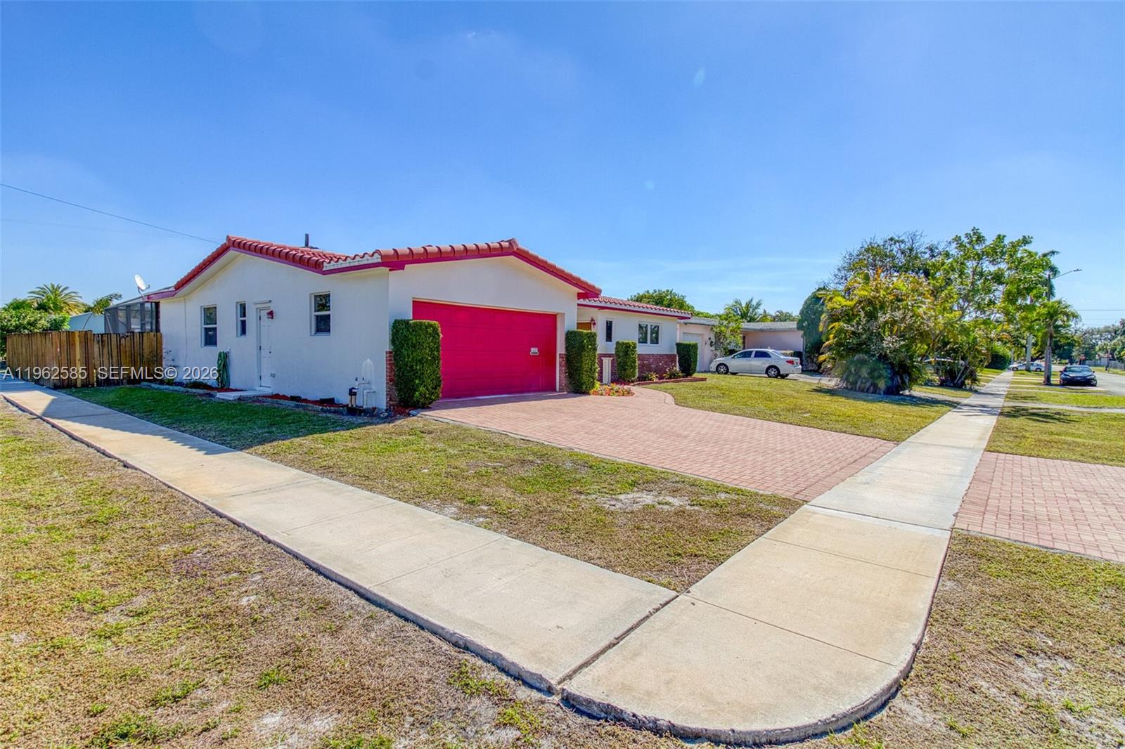 2225 N 39th Ave Hollywood, FL 33021