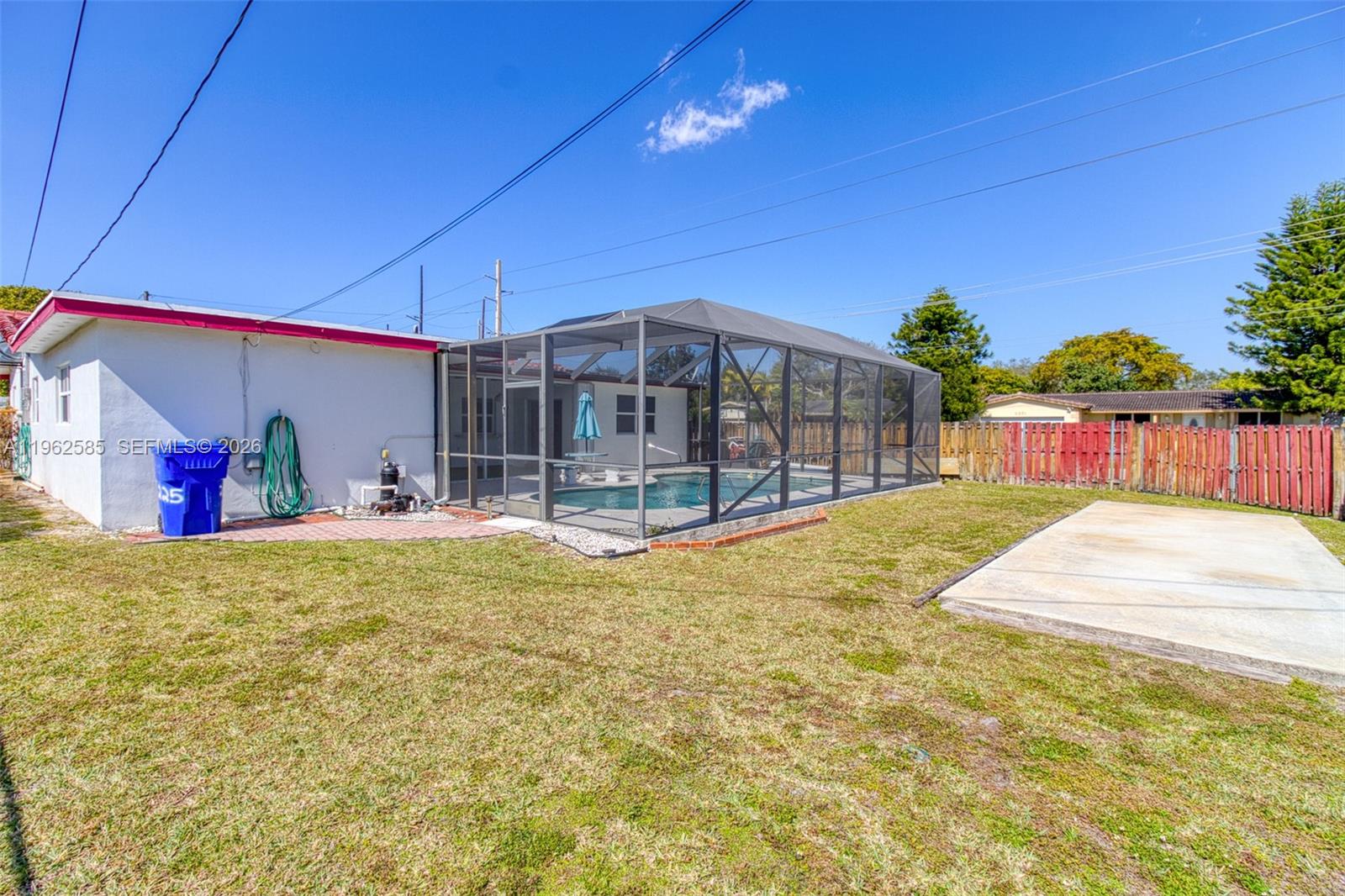 2225 N 39th Ave Hollywood, FL 33021