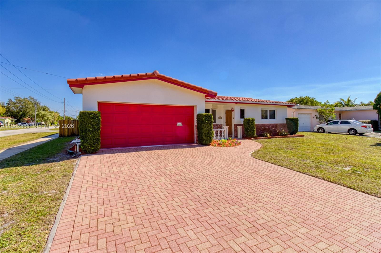 2225 N 39th Ave Hollywood, FL 33021