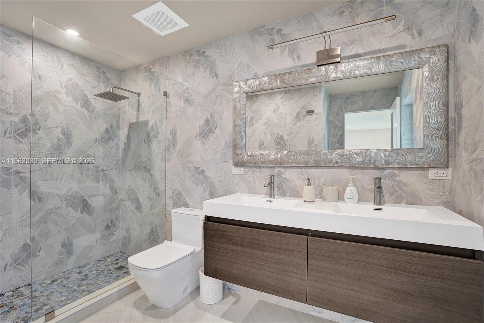 1673 Bel Air Ave Lauderdale By The Sea, FL 33062