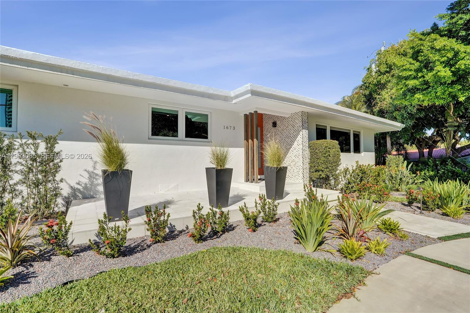 1673 Bel Air Ave Lauderdale By The Sea, FL 33062