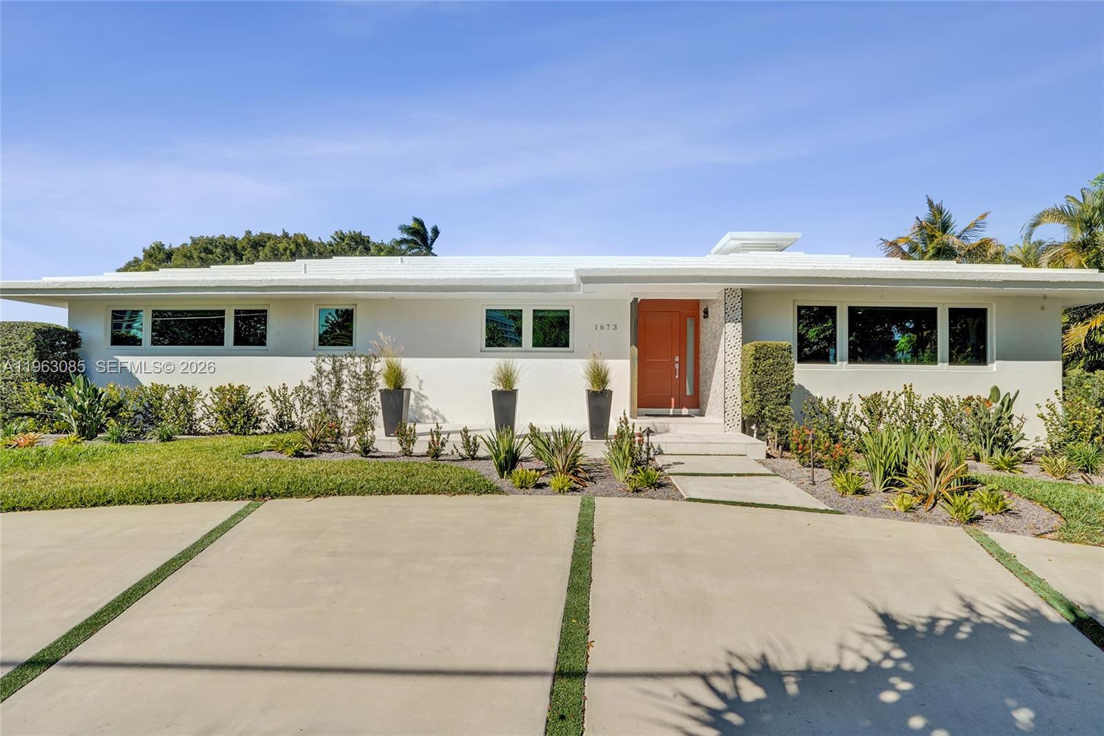 1673 Bel Air Ave Lauderdale By The Sea, FL 33062