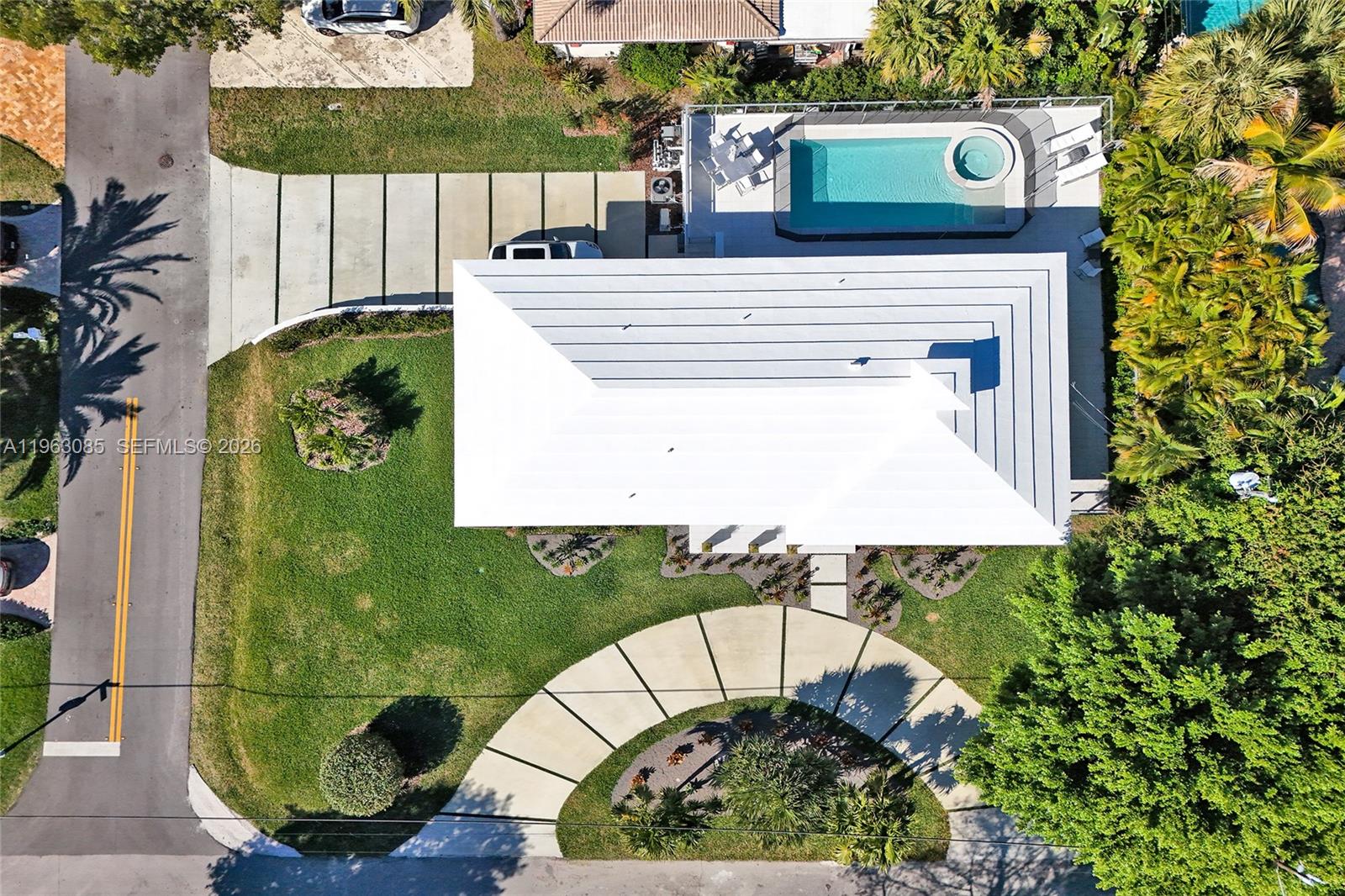 1673 Bel Air Ave Lauderdale By The Sea, FL 33062