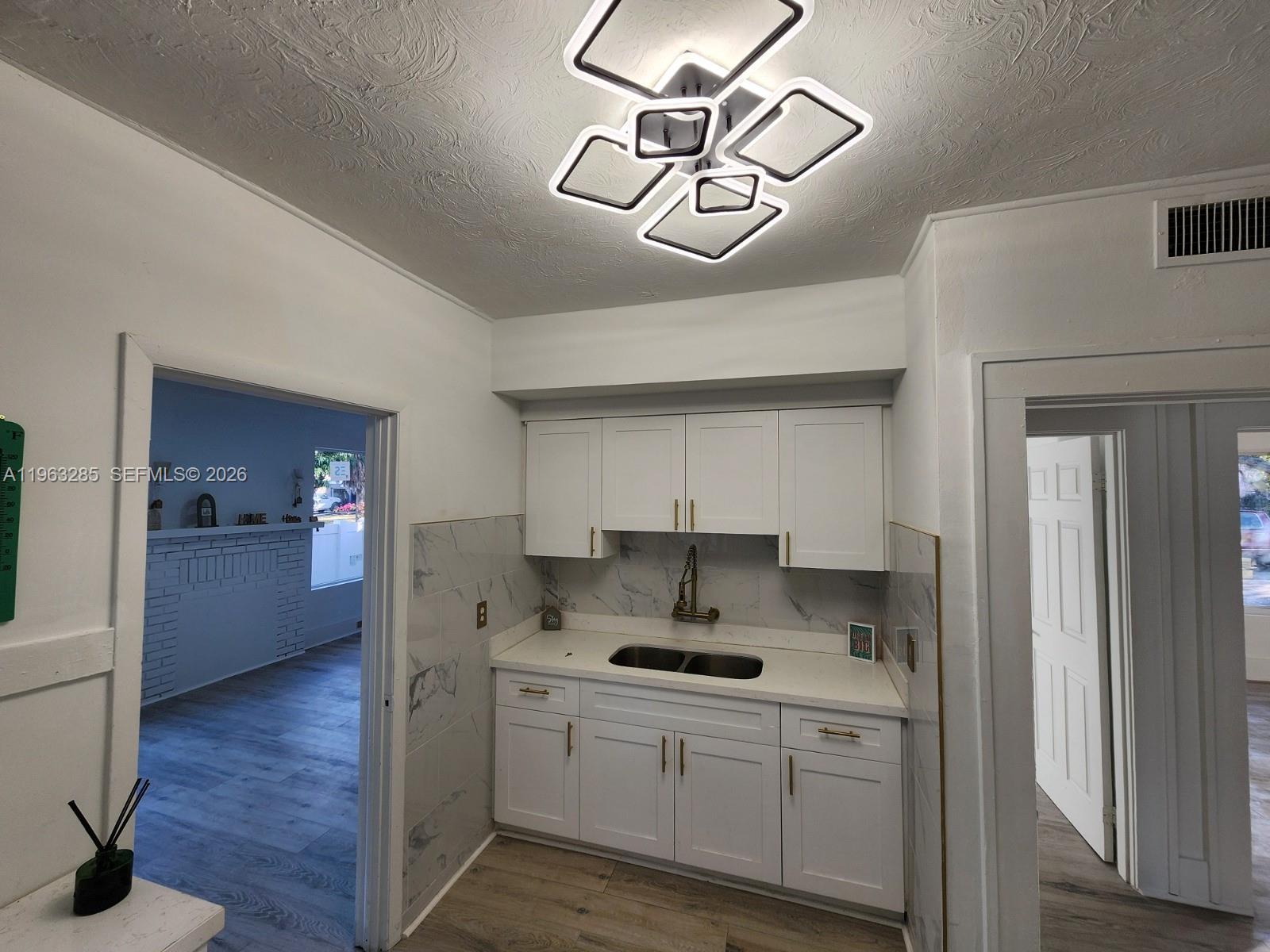 1311 11th Ave S St Petersburg, FL 33705