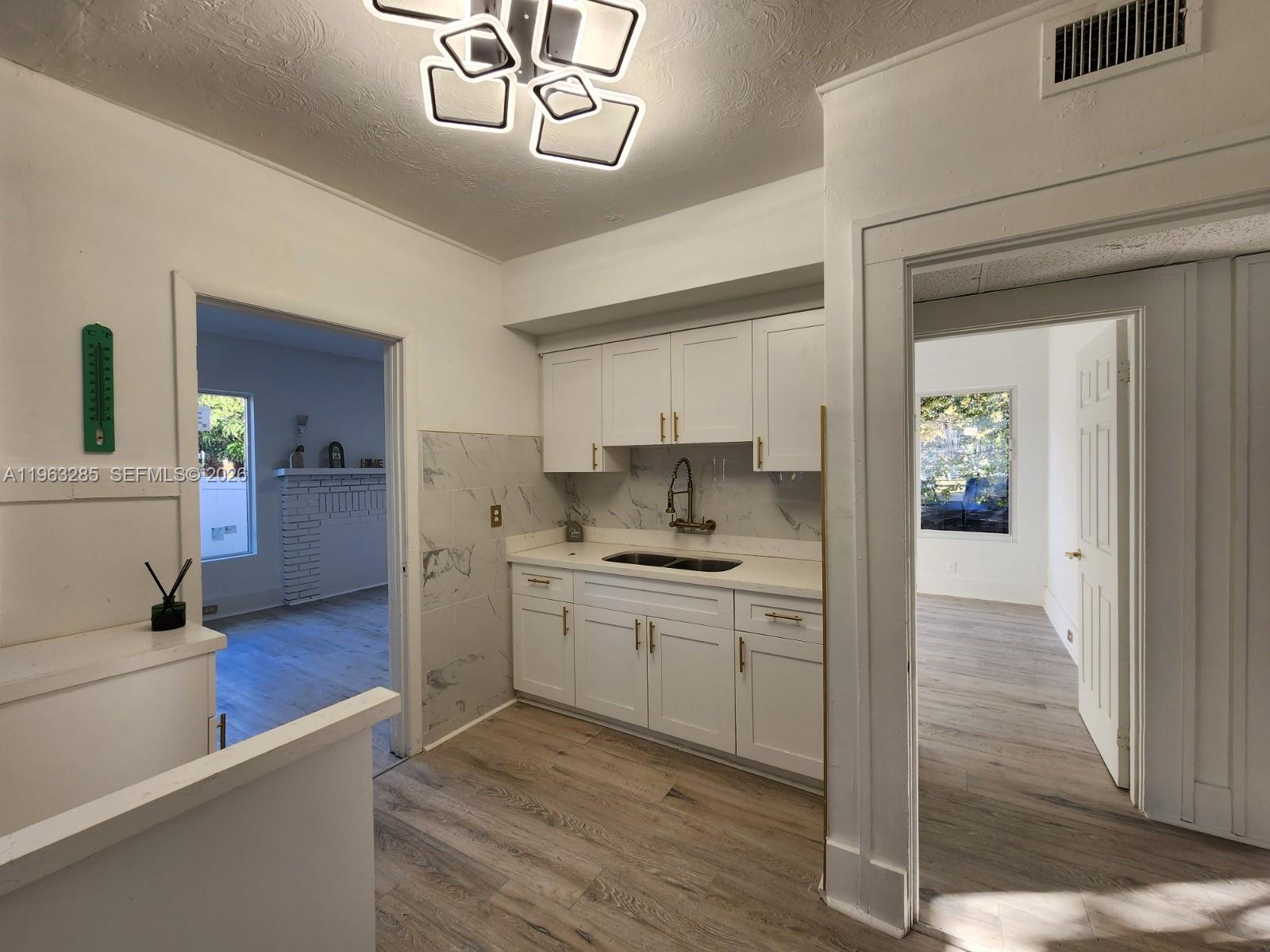 1311 11th Ave S St Petersburg, FL 33705