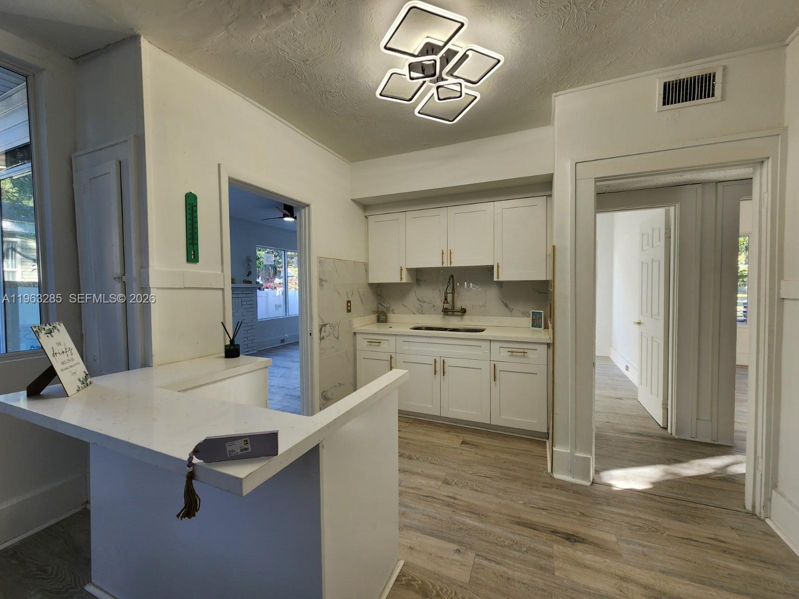 1311 11th Ave S St Petersburg, FL 33705