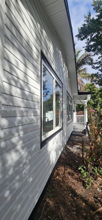 1311 11th Ave S St Petersburg, FL 33705