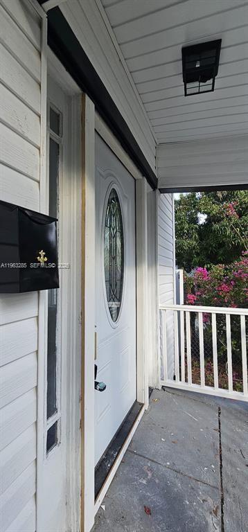 1311 11th Ave S St Petersburg, FL 33705