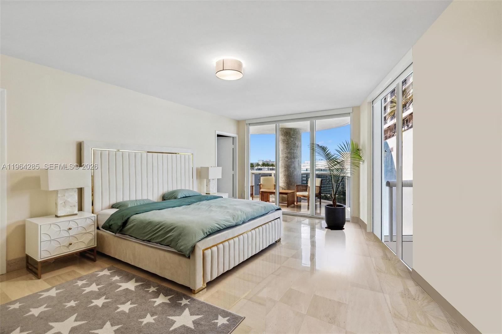 image Beach Club 315