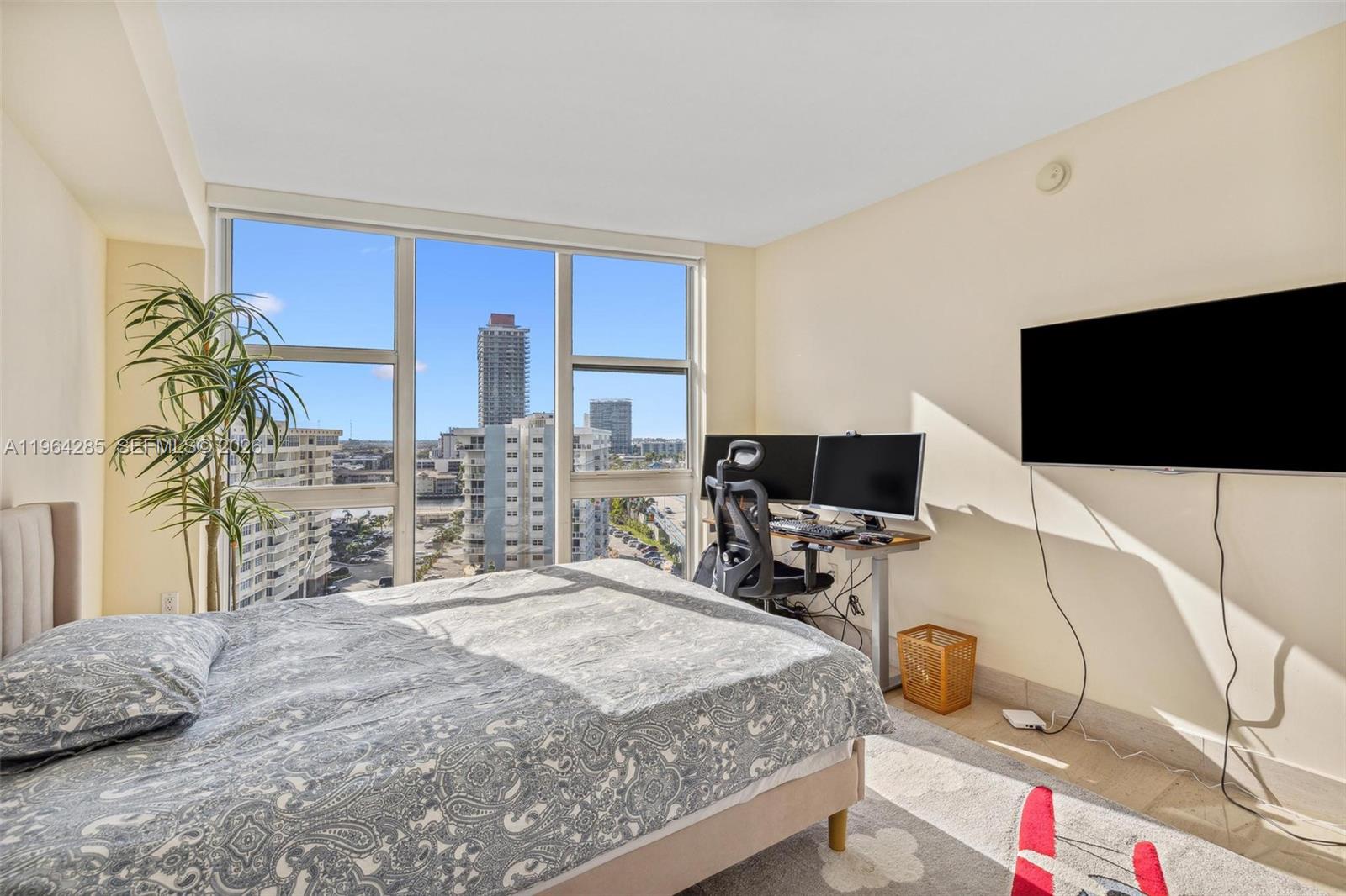 image Beach Club 324