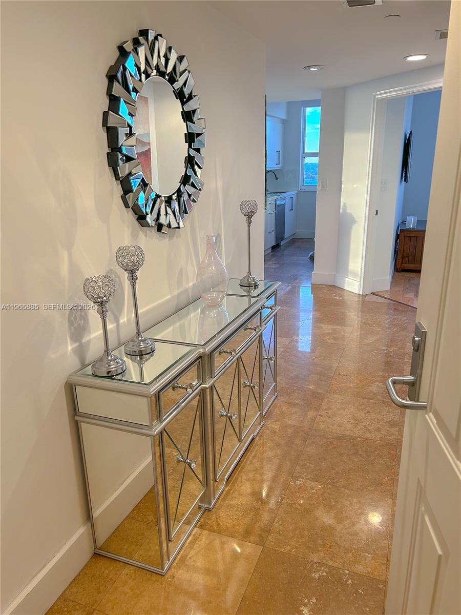 19501 W Country Clb Dr #1209