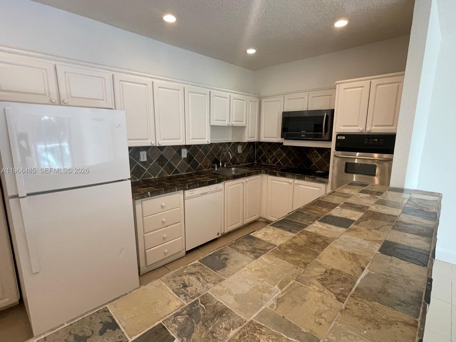 19390 Collins Ave #123 Sunny Isles Beach, FL 33160