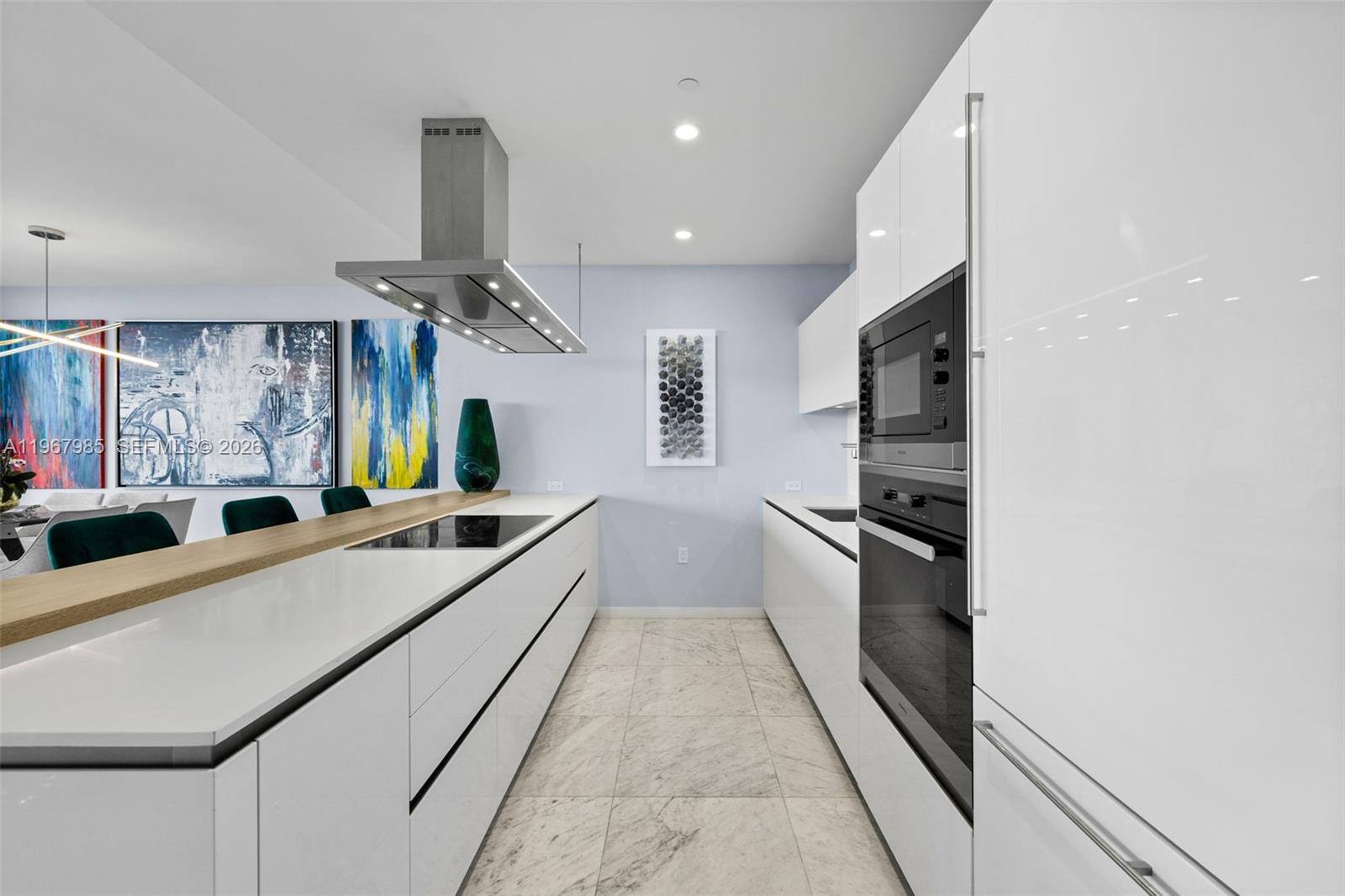 1000 Brickell Plz #PH5304 Miami, FL 33131