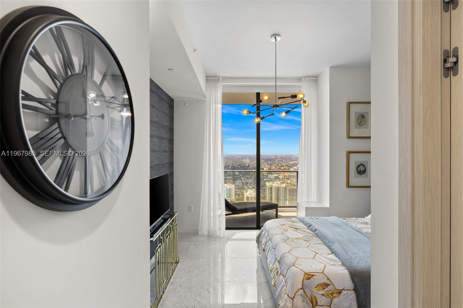 1000 Brickell Plz #PH5304 Miami, FL 33131