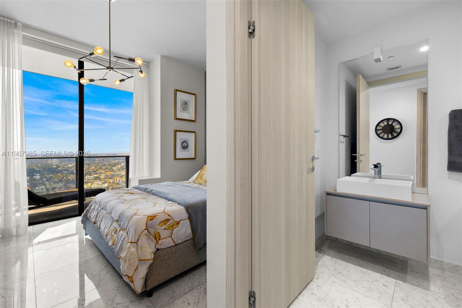 1000 Brickell Plz #PH5304 Miami, FL 33131