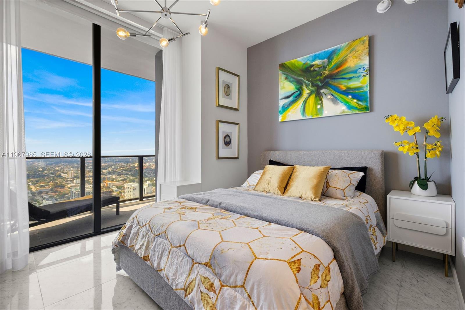 1000 Brickell Plz #PH5304 Miami, FL 33131