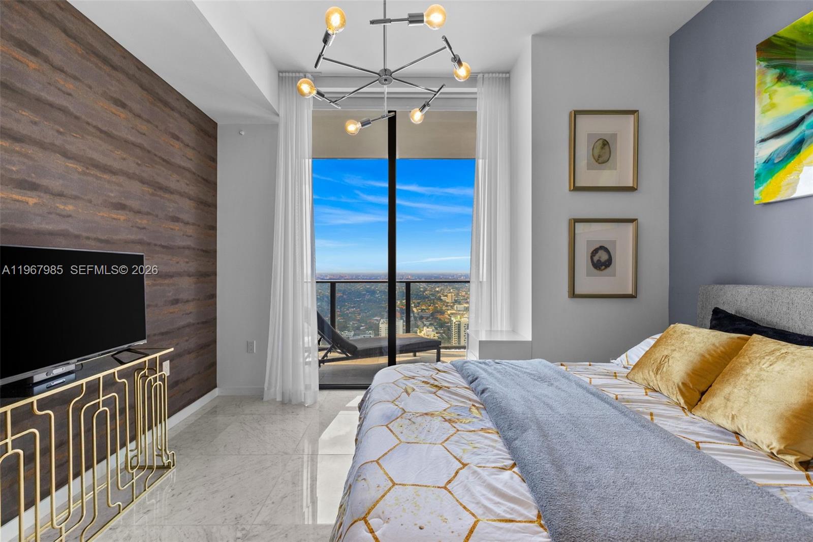 1000 Brickell Plz #PH5304 Miami, FL 33131