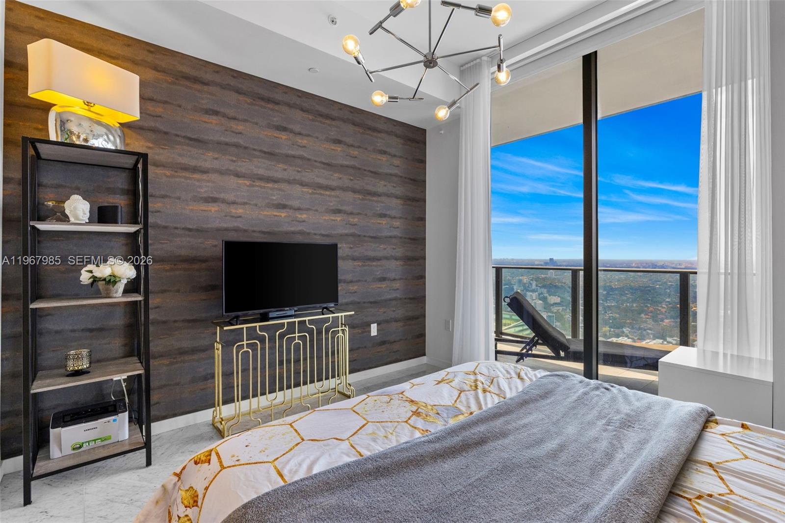 1000 Brickell Plz #PH5304 Miami, FL 33131