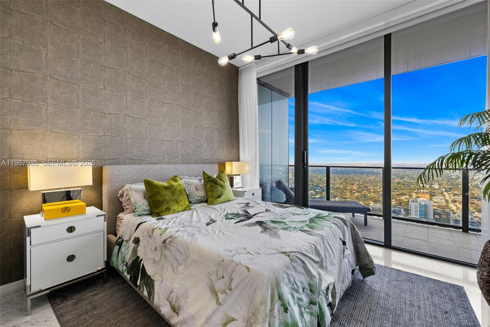 1000 Brickell Plz #PH5304 Miami, FL 33131