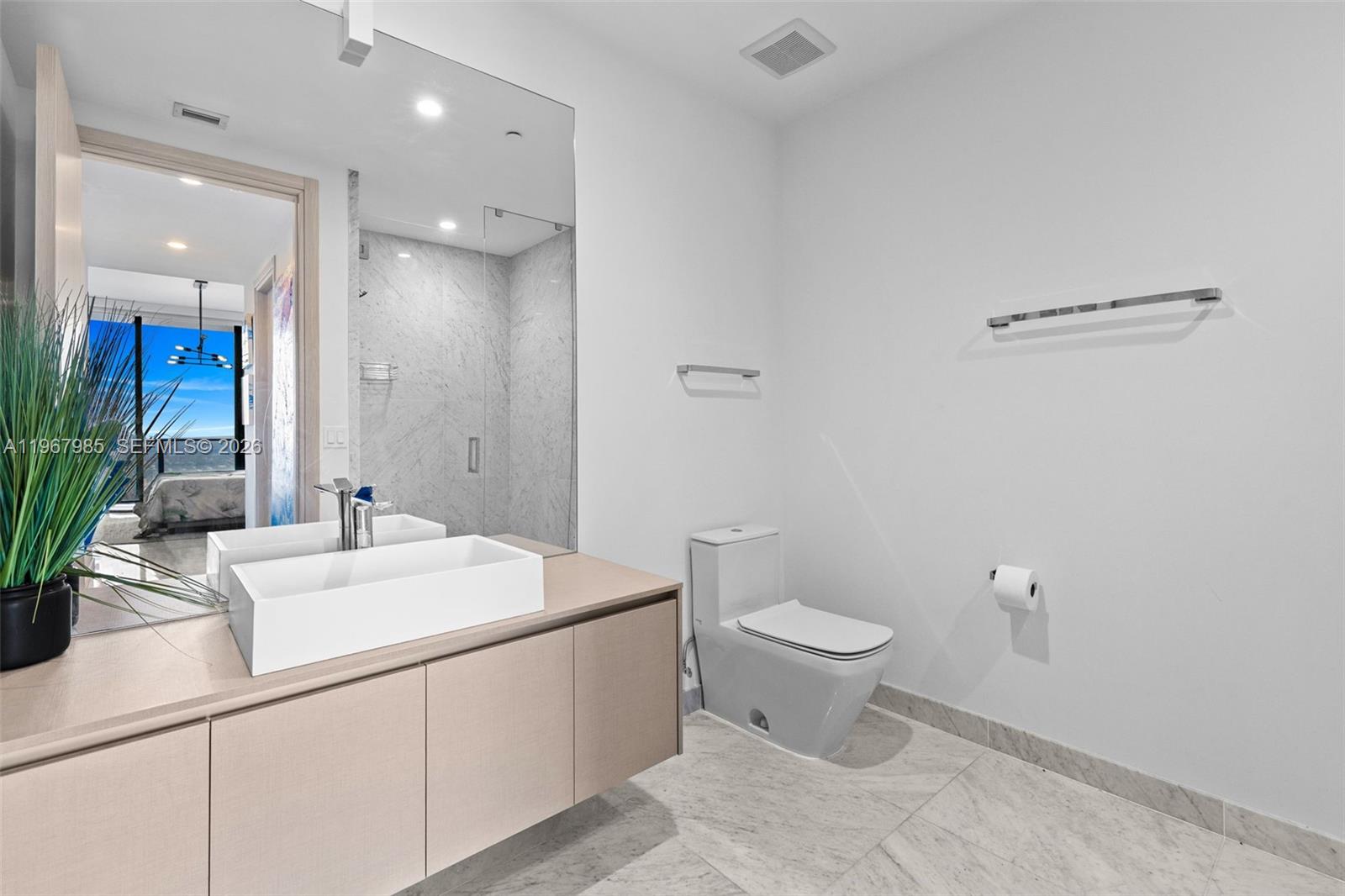 1000 Brickell Plz #PH5304 Miami, FL 33131