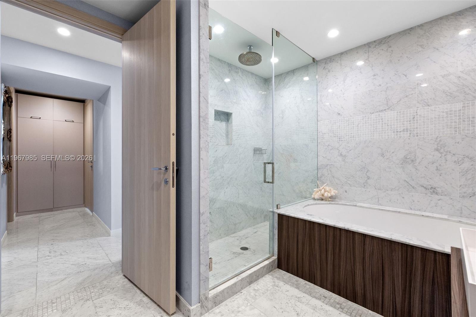 1000 Brickell Plz #PH5304 Miami, FL 33131