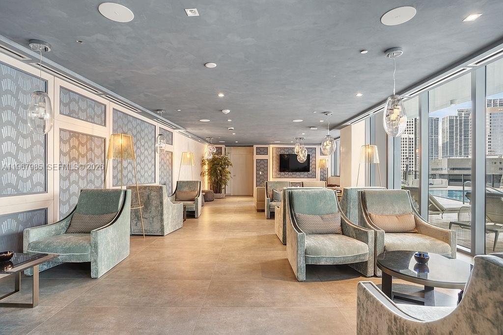 1000 Brickell Plz #PH5304 Miami, FL 33131